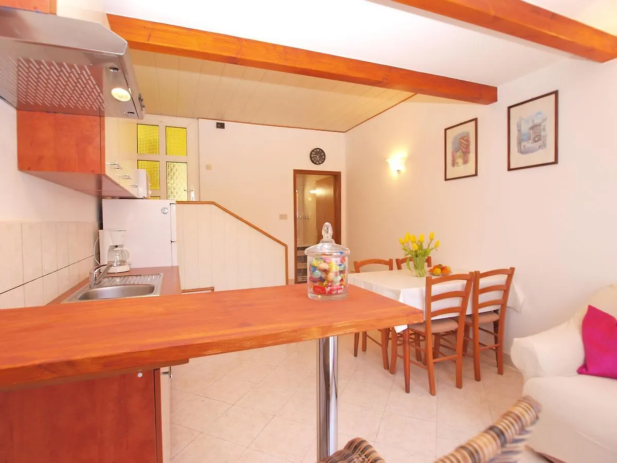 Apartment Doris 1558 Pula Croatia