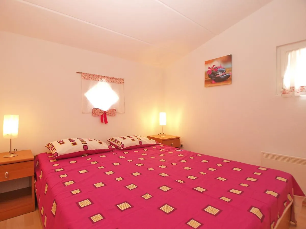 Apartment Doris 1558 Pula 0*,