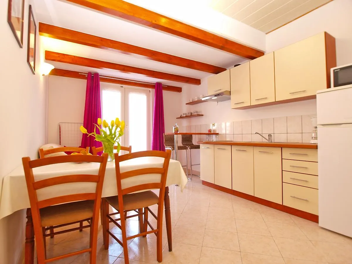 Apartment Doris 1558 Pula Croatia