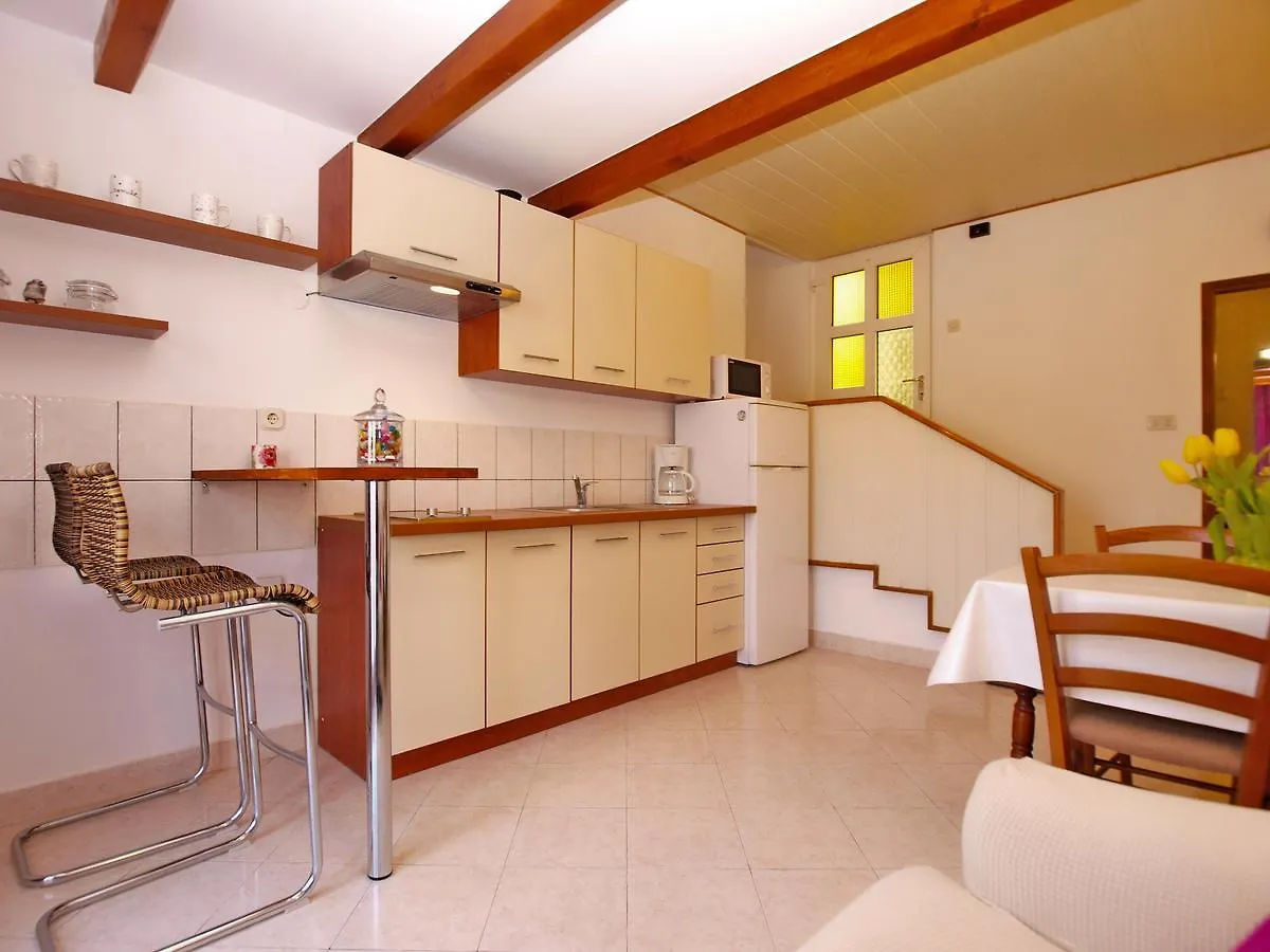 Apartment Doris 1558 Pula Croatia